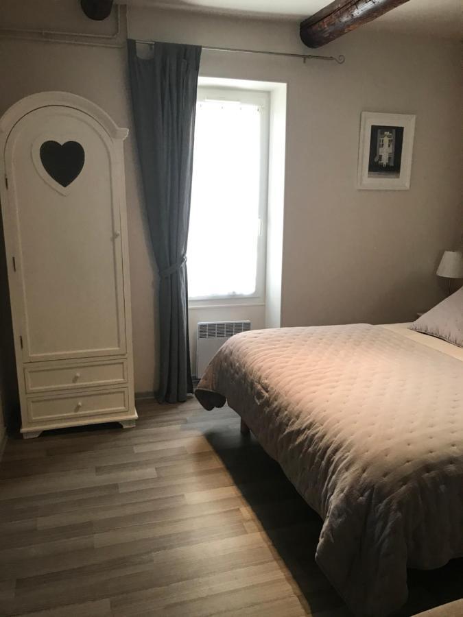 Au Coeur De Céreste Eksteriør billede